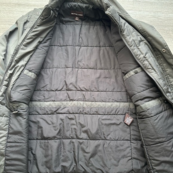 Michael Kors  snow jacket Sz XL warm r ☔️ perfect for heavy winter - Picture 6 of 6